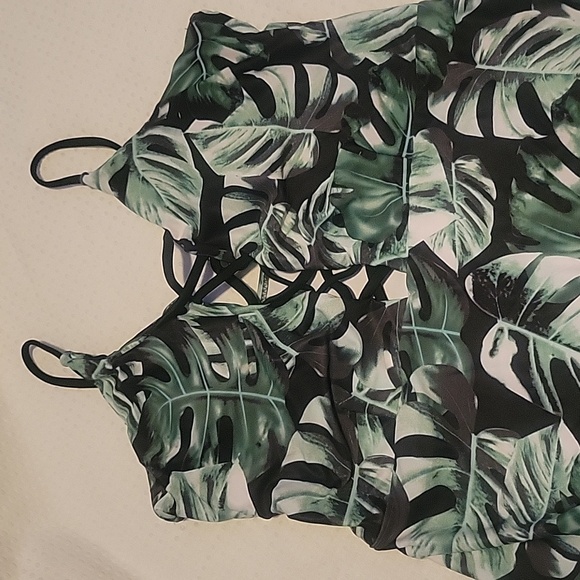 One piece swimsuit - Picture 4 of 7